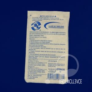 LLAVE DE TRES VÍAS CON EXTENSIÓN